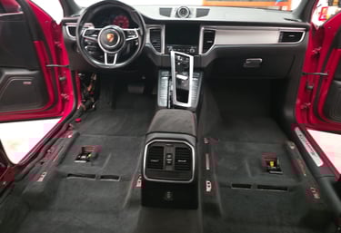 Limpieza profunda y detallado interior profesional de automóvil en D Cars PRO Detailing Guadalajara.