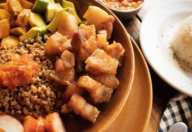 Calentado con chicarron y aguacate, restaurante La Fonda de los Arrieros Salento Quindío