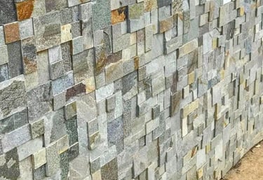 pedra carranca verde mosaico em tela instalado em parede interna e externa, rústico  elegante linda