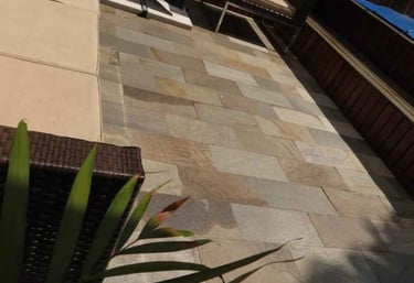 pedra carranca verde serrada piso e parede interno e externo. rústico e elegante. antiderrapante.