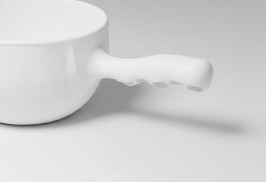 Sessola bianca professionale. Inquadratura laterale che evidenzia il profilo ergonomico.