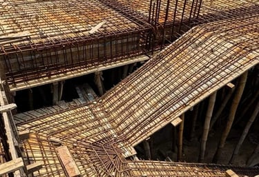 Ferragem da laje com escada de ferro maciça