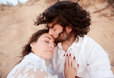 Magnifique photo de couple lors d’un mariage, par Romain DANIEL, Inframe Photographie. france, vendée