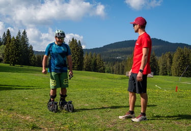 Activités sensationnelle du Skwheel à découvrir entre amis ou en famille à Autrans dans le Vercors