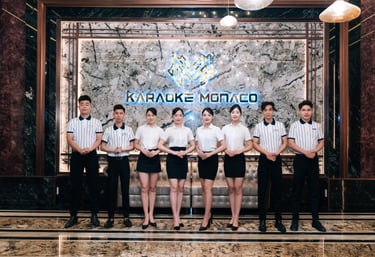 Đội ngũ nhân viên tại Karaoke Monaco phục vụ tận tình, chu đáo, thân thiện với khách hàng.