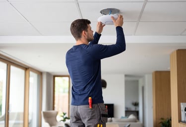 Installeren van een Unifi access point aan het plafond.