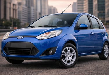 Ford Fiesta Rocam azul, um dos carros da Ford antigos no Brasil.