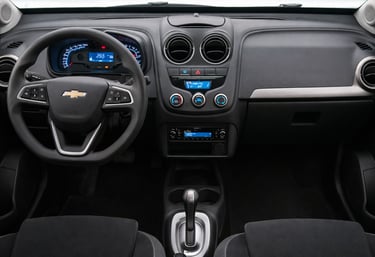Interior do Chevrolet Agile 2014 com painel completo destacando conforto