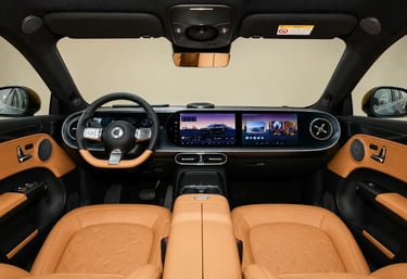 Interior do Smart #6 EHD com painel digital duplo e acabamento premium em couro