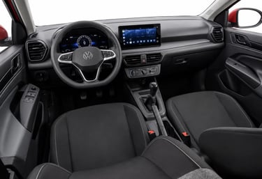 Interior do Volkswagen Tera com painel digital, multimídia e câmbio manual