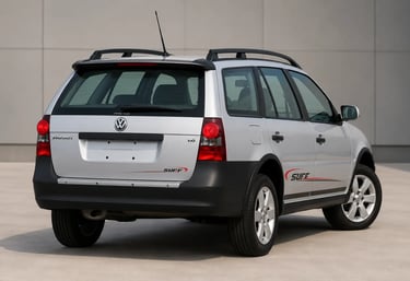 Traseira da Volkswagen Parati Surf 2012 prata com motor AP em showroom neutro