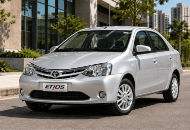 Toyota Etios Sedã 2014 estacionado em ambiente urbano durante o dia