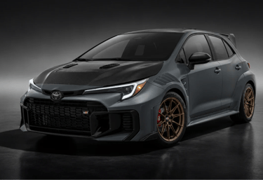 Novo Toyota GRMN Corolla 2026 destaca carroceria aliviada e foco em desempenho