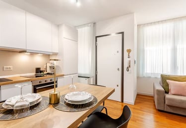 Cucina casa vacanza a Pesaro con forno, lavastoviglie, bollitore, macchina del caffè