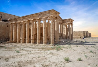 لحضر هي مدينة عراقية تقع على بعد 80 كم جنوب غرب الموصل، وتعتبر مركز قض الحضر في محافظة نينوى. يعتقد أنها أسست في بداية القر