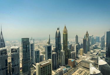 Luxury investment meeting in Dubai’s DIFC, reflecting Bond Properties Global’s advisory expertise.