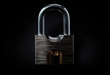 Icona lucchetto dorato che rappresenta le meccaniche nascoste di $MYST