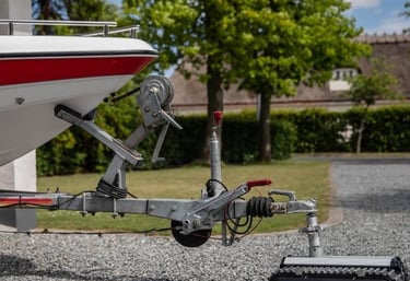 Robot Trolley ciągnący przyczepę pod łodziową