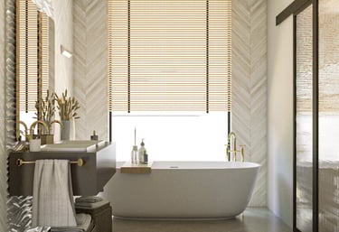 Une salle de bain avec une baignoire et une grande fenêtre.