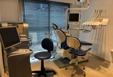 Sistema Cerec y sillon dental en Consultorio odontologico Dra Maia Sors