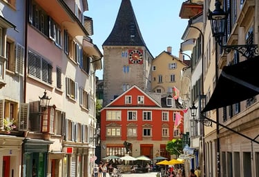 Historische Altstadt von Neumarkt in der Oberpfalz mit Stadtturm – begehrte Wohnlage für Eigentümer und Käufer