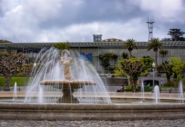 The California Academy of Sciences with the Rideout Fountain in the foreground.