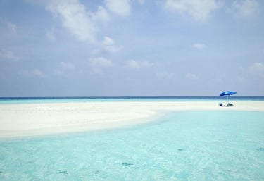 turquoise-lagoon-sandbank-escape