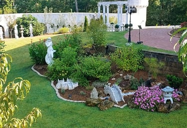 Helen GA - the beautiful gardens & statues around the property at Uhuburg Castle