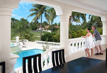 Terraza de la villa crown at life style