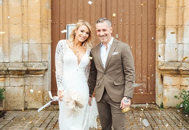 Mariage de Gaëlle et Jean, sortie d’église sous les confettis.