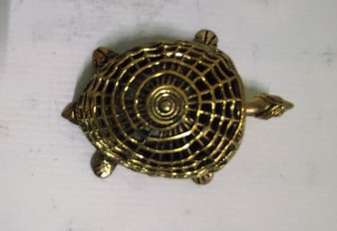 "tribal style brass tortoise mesh pattern-sideview-for global buyers"