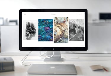 Un écran de moniteur IMAC montrant une page Web