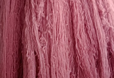 hand dyed  natural wool - Organic sustainable dyeing - himalayacarpetnepal.com