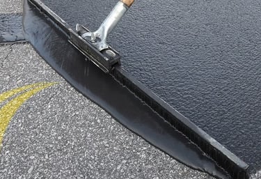 Seal coating driveway with professional technique