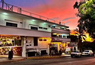 hotel en la paz, cerca del malecon.