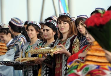 Uzbek Ladies are meeting guests of the country