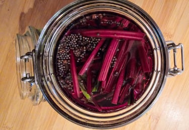 Fermented beetroot with mustard seeds
