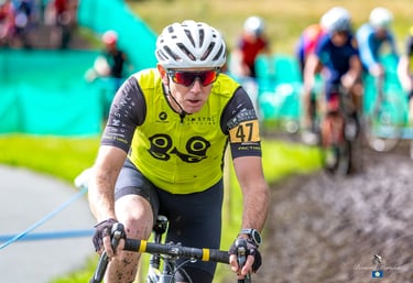A cyclo-cross rider