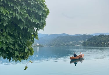 Slovénie - barque sur le lac de Bled