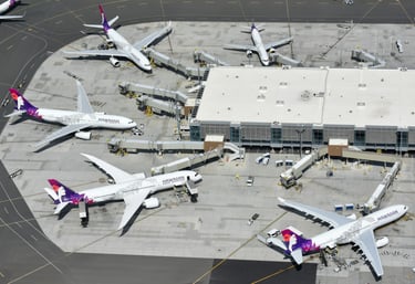 Hawaiian Airlines jets at Honolulu Airport