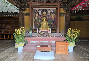 Inner view of Geungnakjeon Hall