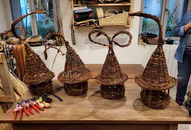 stage-de-vannerie-avec-réalisation-d'une-mangeoire-a-oiseau