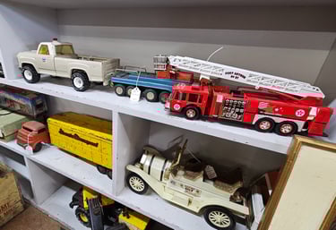 Antique Toys. Collectable Cars Toy Cars Trucks. Vintage. Antique Store. Ethridge. Tennessee. Nashville