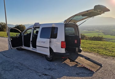 Ταξί Van Καβάλα με ειδική ράμπα για αναπηρικό αμαξίδιο - Orange Taxi