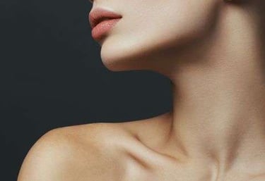 Collo giovane donna trattato dal Dott. Porro