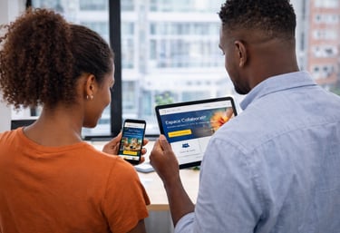 Consultation d’un site web professionnel sur smartphone et tablette dans un espace de coworking