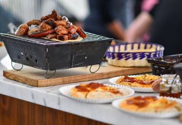 Parrillada botanera mini pizzas mini hamburguesas