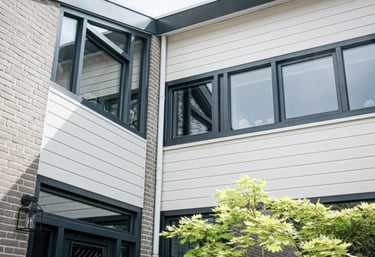 Wij zorgen ervoor dat uw kozijnen grondig worden gereinigd, de levensduur van uw verf verlengd