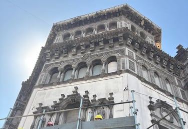 Proceso de restauración del edificio de valor patrimonial de la Casa Fracasi realizado por Almapiedra.