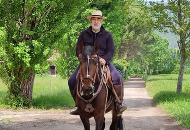 Escursione a cavallo nella natura della Valle Reatina, attività outdoor per chi soggiorna vicino a Rieti